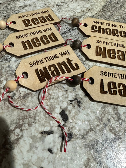 Personalized Present Tags / Wooden Name Tags / Kids Christmas Tags / Want wear need read / Present Tags