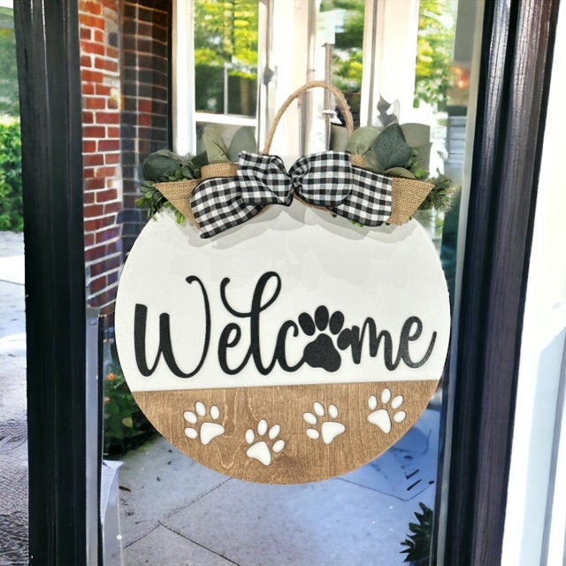 Welcome Door Hanger for Dog Lovers, Dog-Themed Welcome Sign, Personalized Welcome Decor, Custom Dog Lover Door Hanger, Unique Welcome Sign