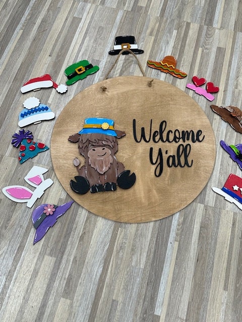 Welcome Yall Highland Cow /18 in round sign/home Decor/Interchangeable Highland Cow Interchangeable Sign/Interchangeable/All seasons sign