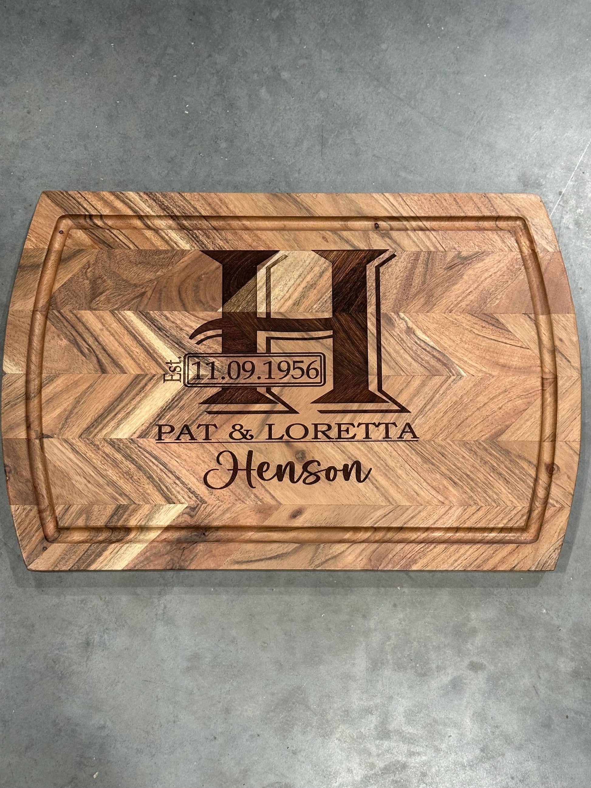 Personalized Cutting Board, Customized, Wedding Gift, House Warming Gift, Christmas Gift, Anniversary, Wooden Cutting Board, Decor