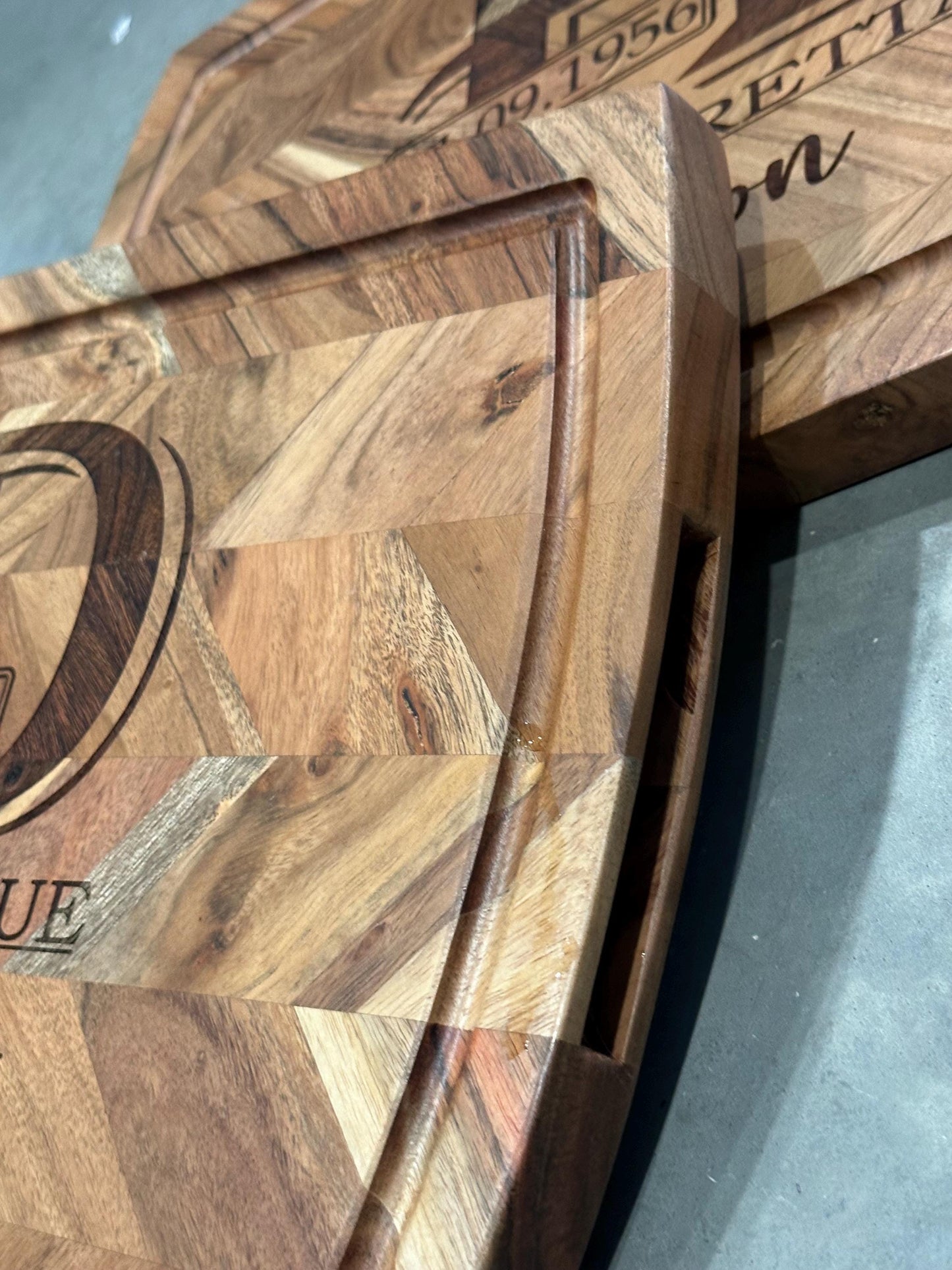 Personalized Cutting Board, Customized, Wedding Gift, House Warming Gift, Christmas Gift, Anniversary, Wooden Cutting Board, Decor