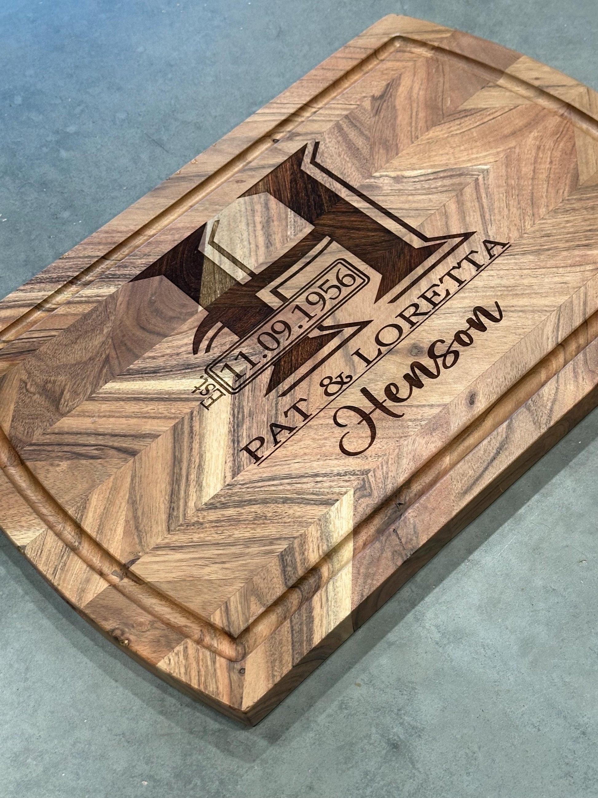 Personalized Cutting Board, Customized, Wedding Gift, House Warming Gift, Christmas Gift, Anniversary, Wooden Cutting Board, Decor