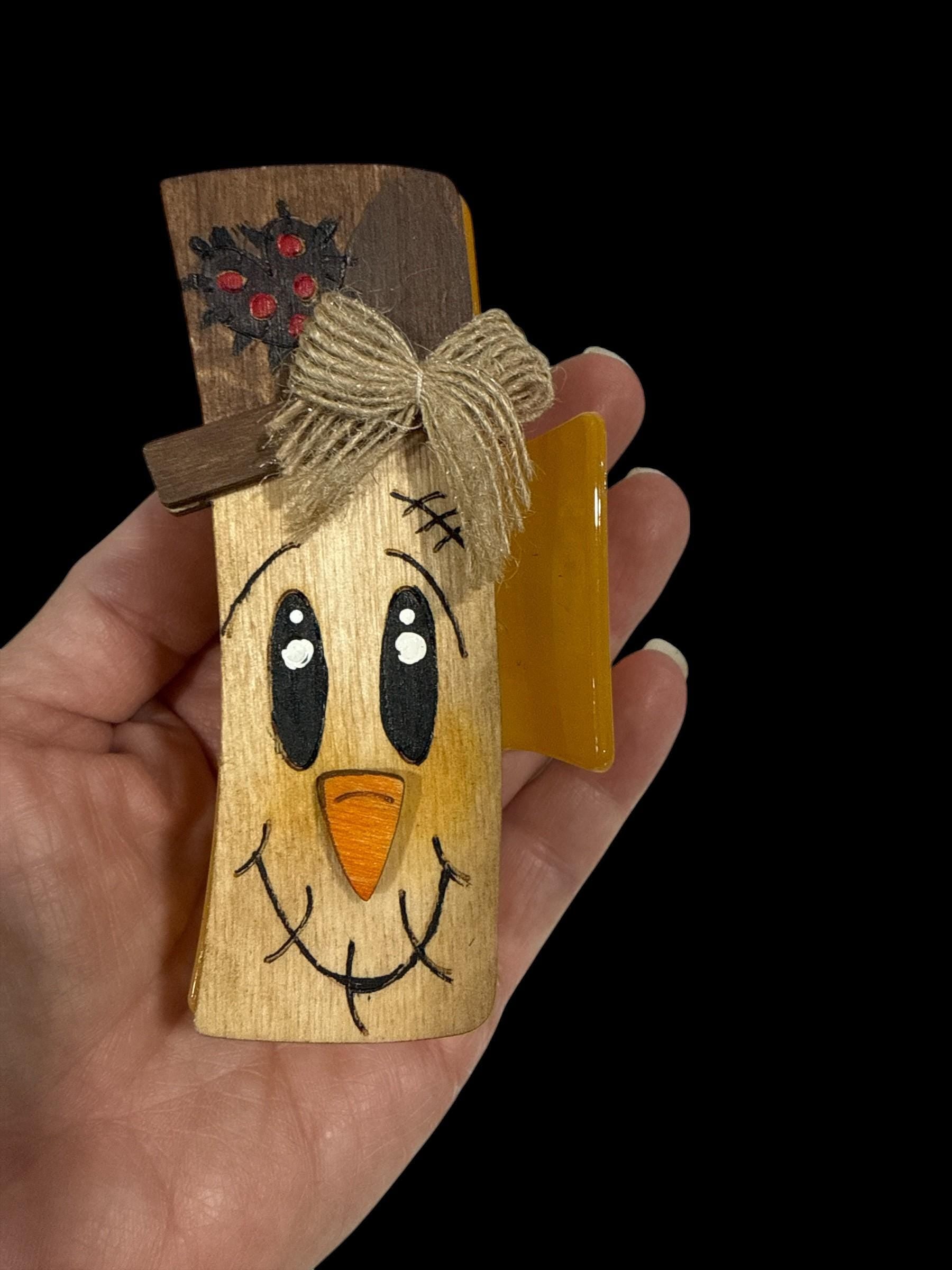 4" Scarecrow Hair Claw Clip: Wooden Fall Accessory, Hand-painted claw clip, Fall Season Scarecrow Claw Clip, Adorable Scarecrow