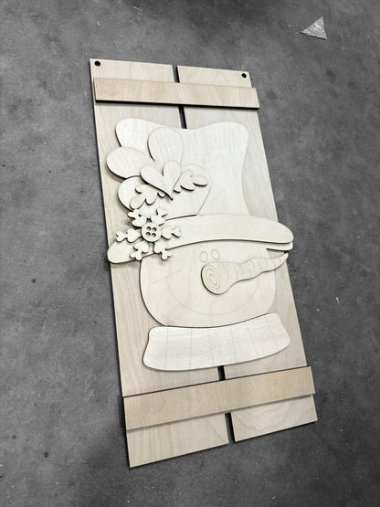 DIY Snowman Love Valentine: Pallet Door Hanger