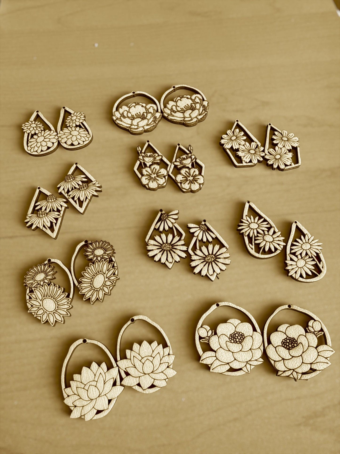 DIY Flowers Earrings Bundles, Engraved Wooden Earrings Unfinished, Florals, Bundle