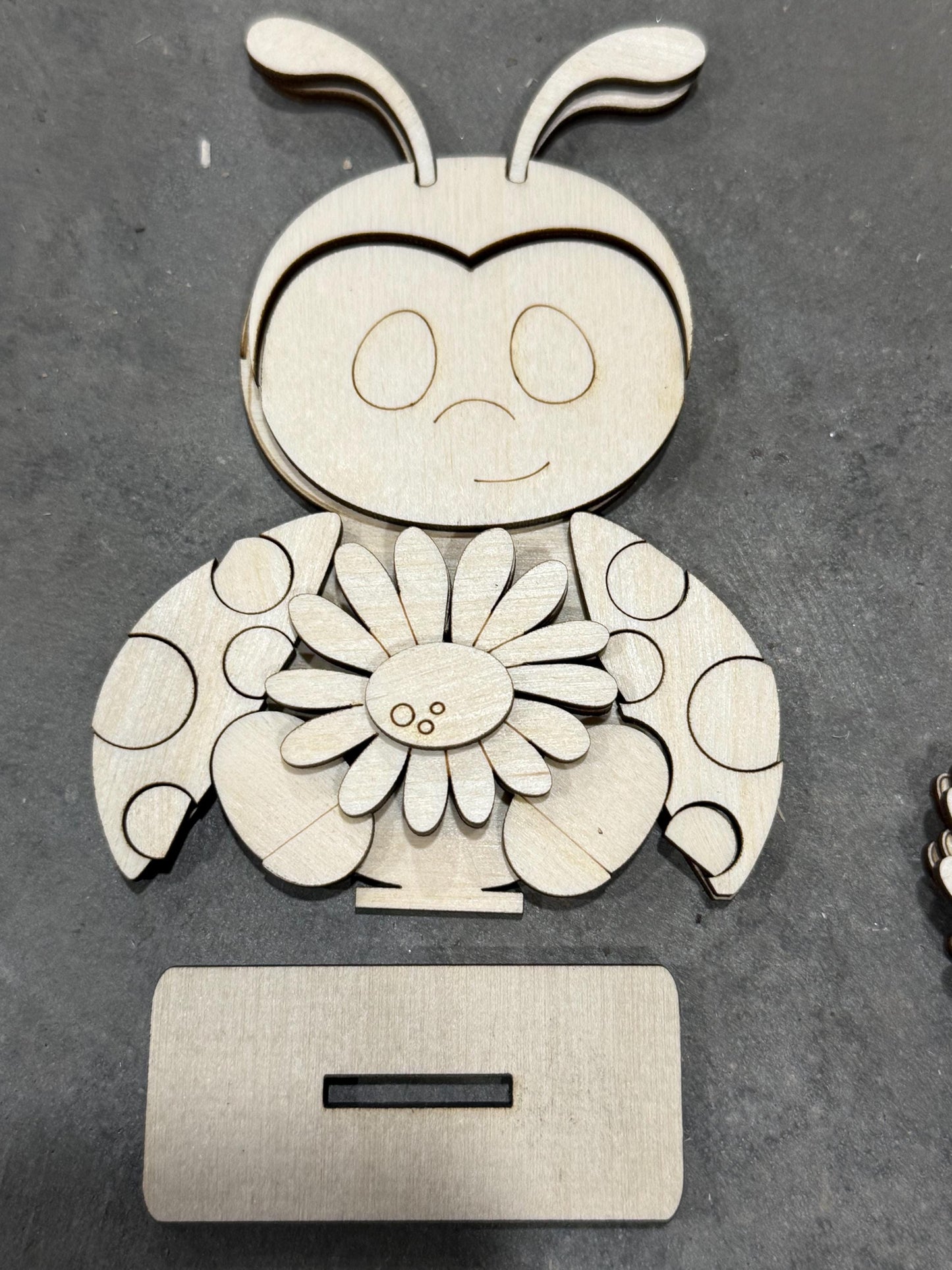 DIY Lady Bugs Shelf Sitter, Kids, Shelf Sitters, Summer, Crafting, Unfinished Wood, Lady Bug with Flowers, Flower, Cute