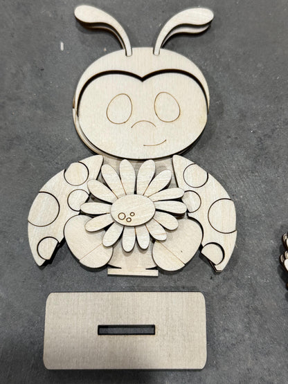 DIY Lady Bugs Shelf Sitter, Kids, Shelf Sitters, Summer, Crafting, Unfinished Wood, Lady Bug with Flowers, Flower, Cute