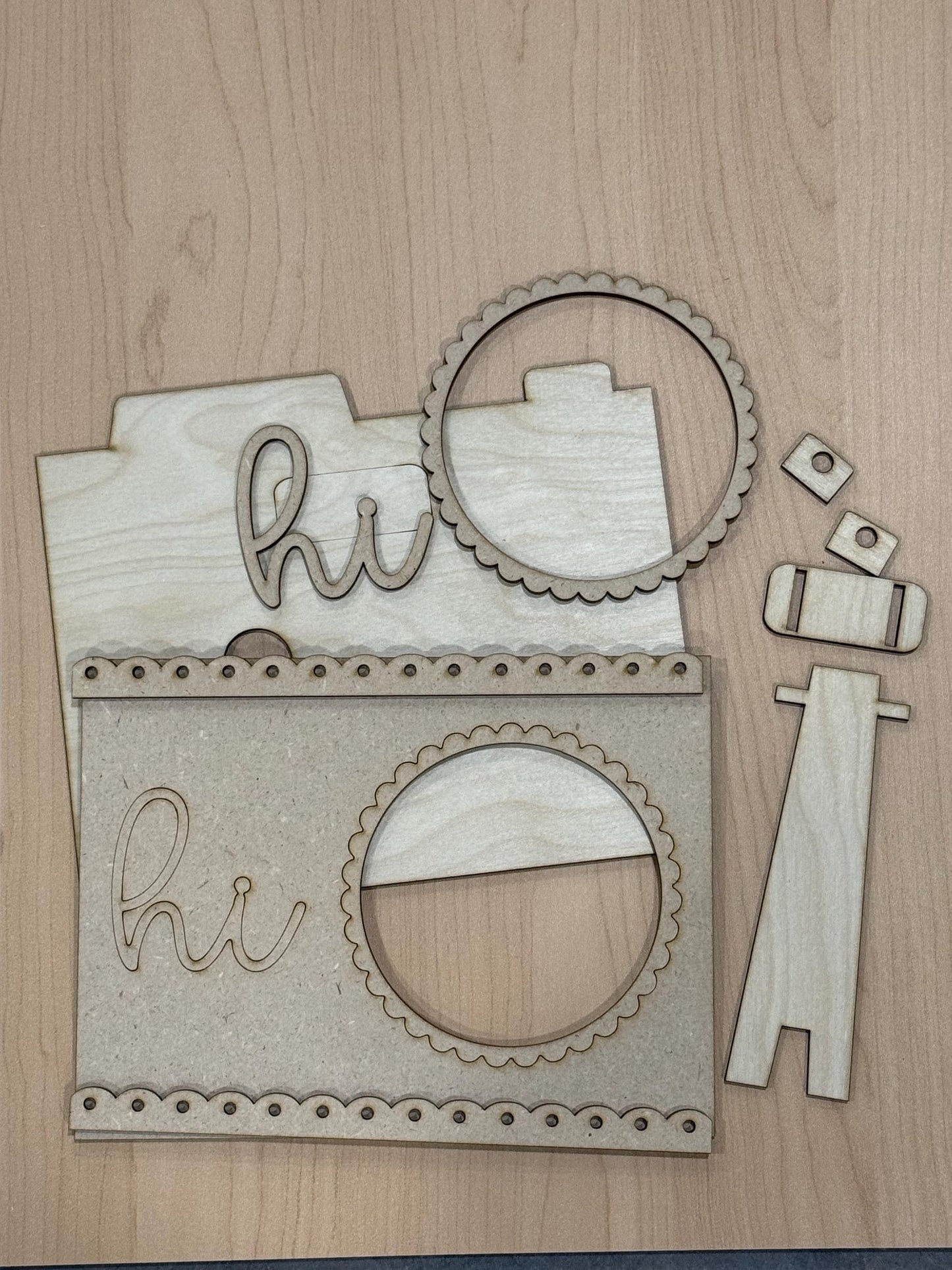 DIY Retro Interchangeable Camera 3" Round Sign Shelf Sitter (Unfinished), Camera Seasonal Rounds Holder