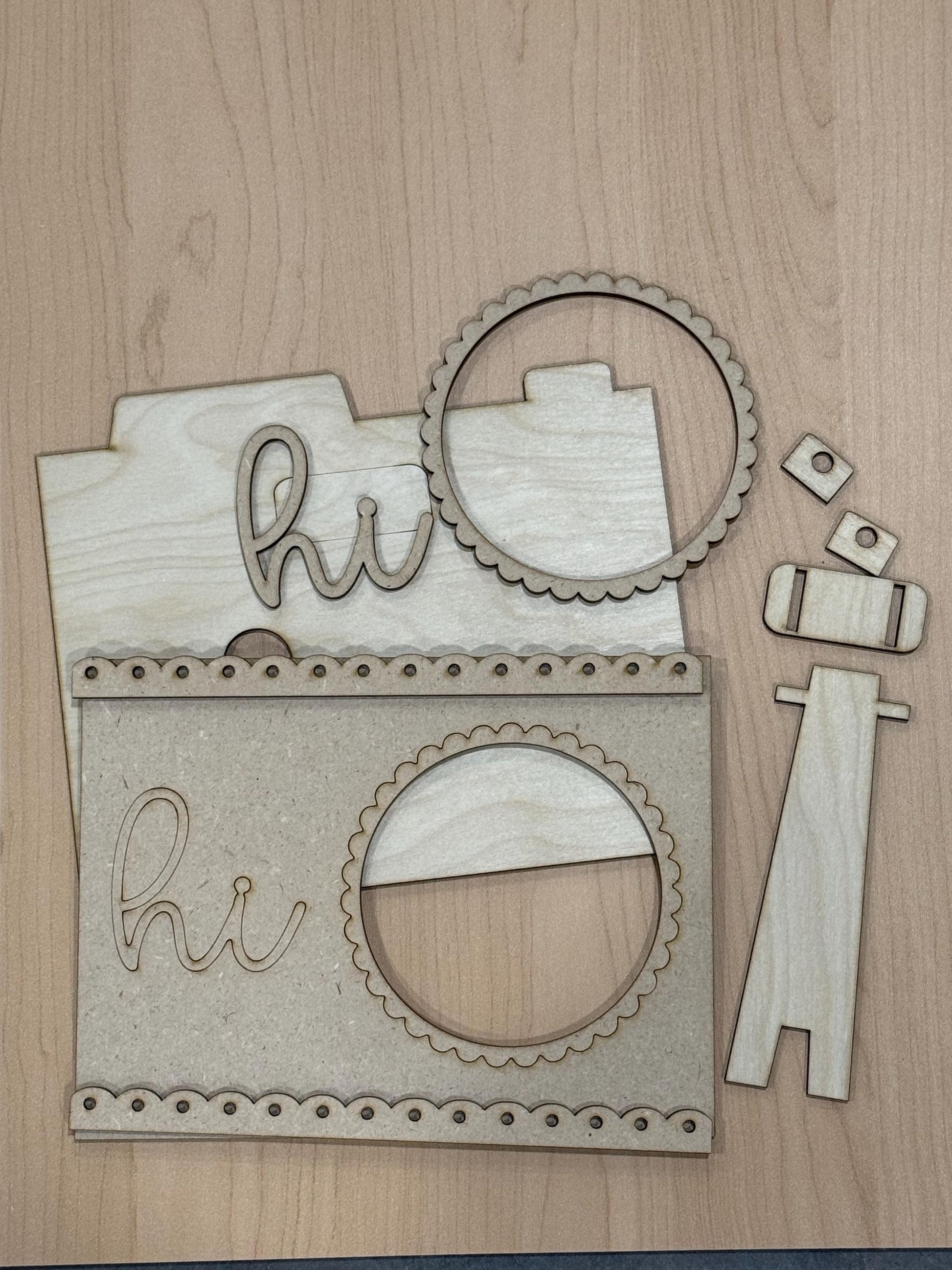 DIY Retro Interchangeable Camera 3" Round Sign Shelf Sitter (Unfinished), Camera Seasonal Rounds Holder