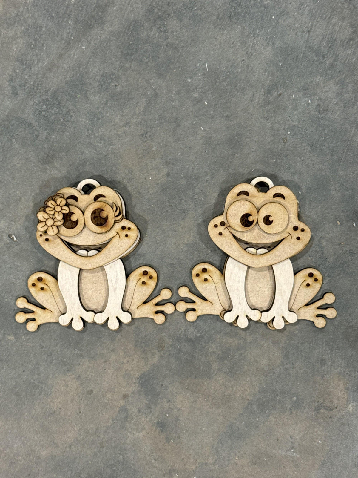 DIY Funny Frogs Woodland Ornaments: Unfinished Wood Christmas Craft